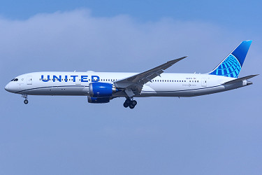 United Airlines Review - Seats, Amenities, Baggage Fees [2023]
